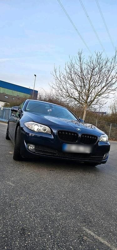 Gebraucht BMW 520 184 PS (135 kW) 2012 Blau Limousine