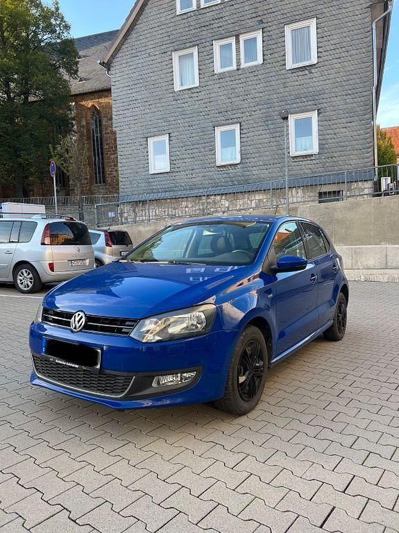 Blau Gebraucht 2013 VW Polo Life Limousine | 4.700 € (Fairer Preis) - Bild 1/4