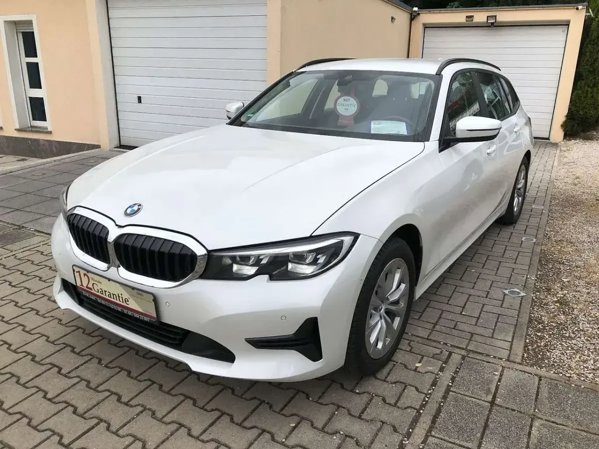 Gebraucht BMW 318 Advantage 150 PS (110 kW) 2022 Mineralweiss Kombi