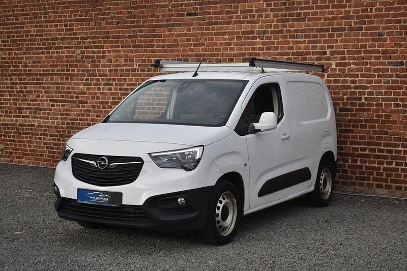 Weiß Gebraucht 2019 Opel Combo Van / Kleinbus | 5.590 € - Bild 1/4