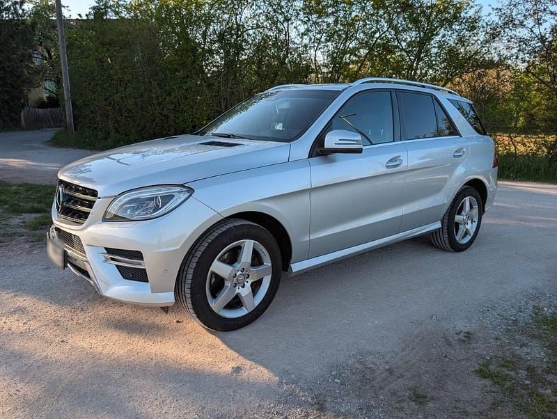 Gebraucht Mercedes ML350 258 PS (189 kW) 2015 Grau SUV
