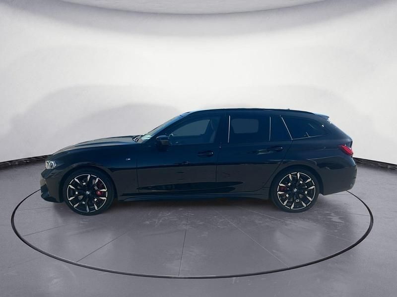 Gebraucht BMW 330 Performance 286 PS (210 kW) 2025 Schwarz Kombi