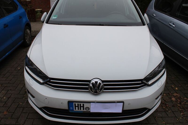 Weiß Gebraucht 2016 VW Golf Sportsvan LOUNGE Van / Kleinbus | 9.999 € (Guter Preis) - Bild 1/4