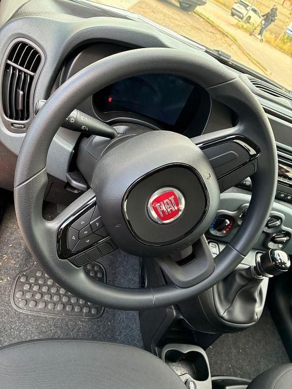 Neu Fiat Panda 69 PS (50 kW) 2025 Rot Kleinwagen