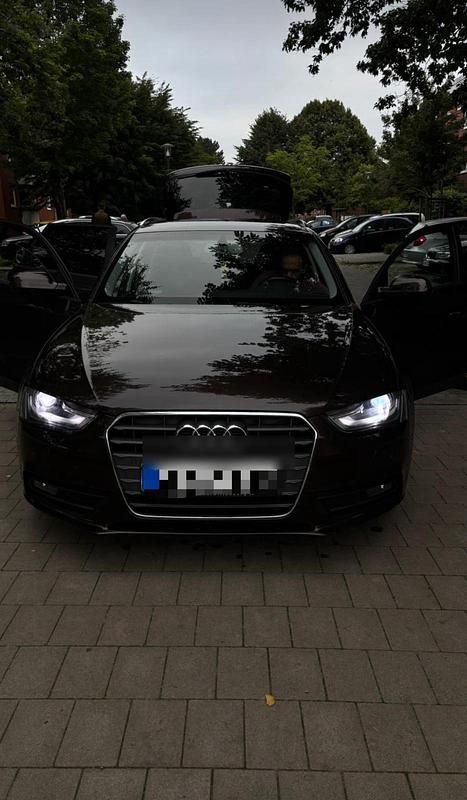 Braun Gebraucht 2015 Audi A4 S-Line Kombi | 15.000 € - Bild 1/4