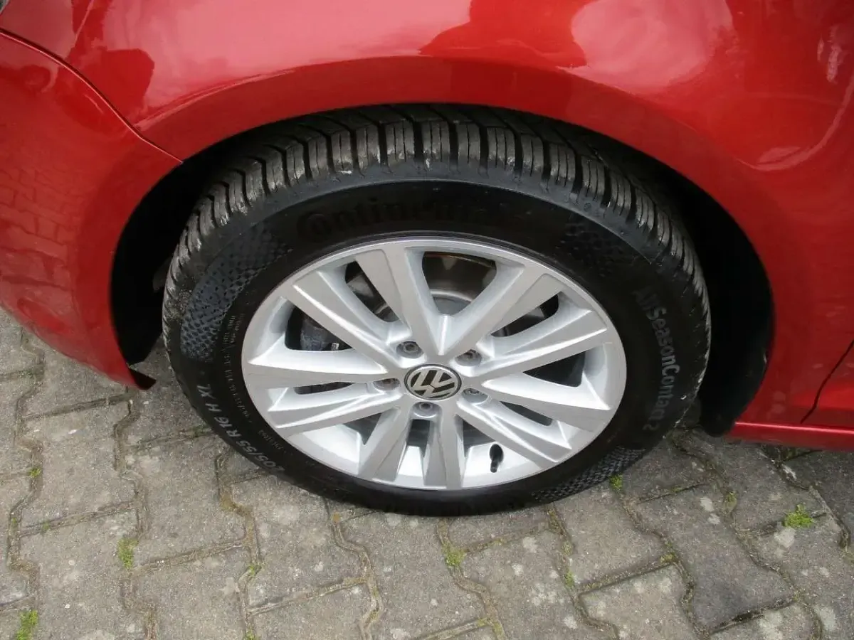 Gebraucht VW Golf Plus Cross Style 80 PS (58 kW) 2011 Rot Van / Kleinbus