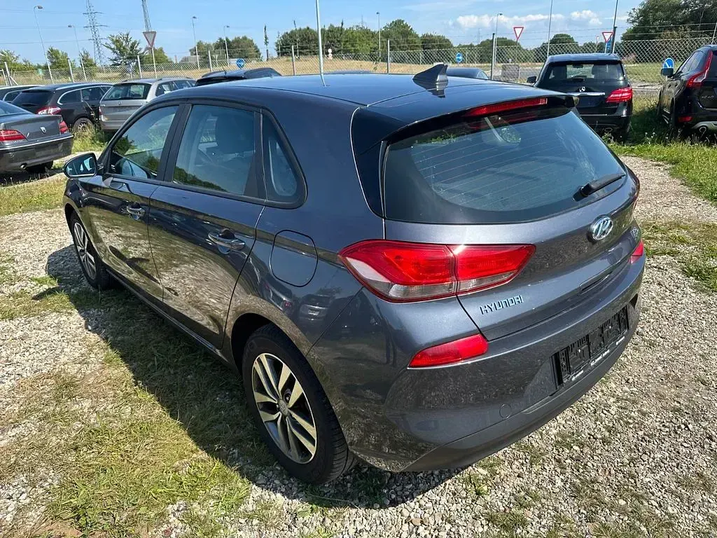 Gebraucht Hyundai i30 Trend 116 PS (85 kW) 2019 Limousine