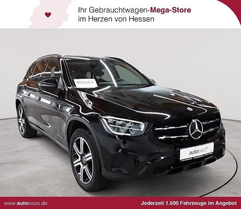 Gebraucht Mercedes GLC300e 194 PS (142 kW) 2021 Schwarz SUV