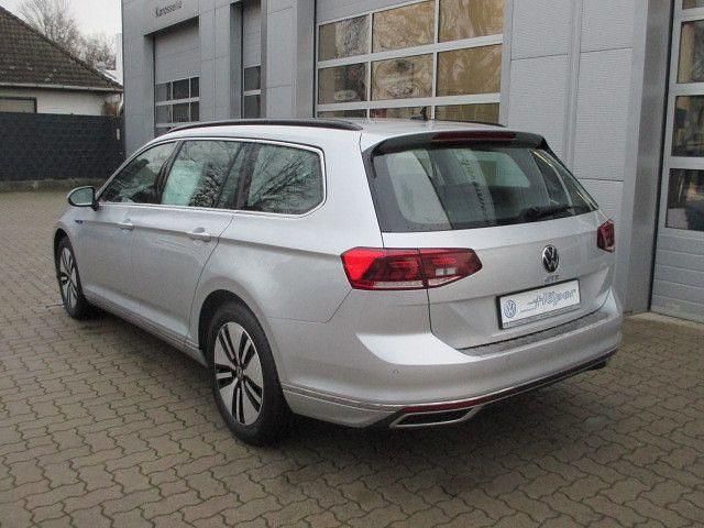 Używany VW Passat GTE 156 KM (114 kW) 2021 Srebrny Kombi