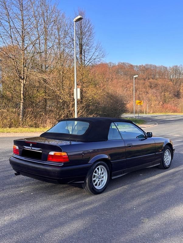 Gebraucht BMW 318 Cabriolet 115 PS (84 kW) 1997 Violet Cabrio