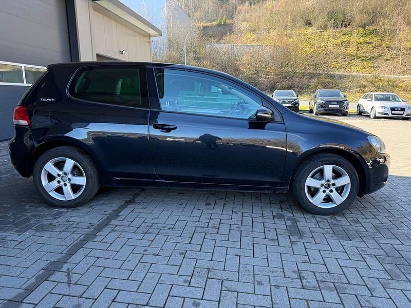 Gebraucht VW Golf VI Team 86 PS (63 kW) 2011 Schwarz Kleinwagen