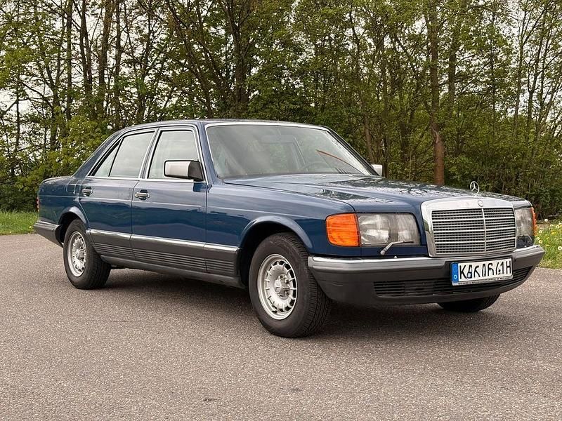 Usata Mercedes E500 231 CV (169 kW) 1984 Blu Berlina