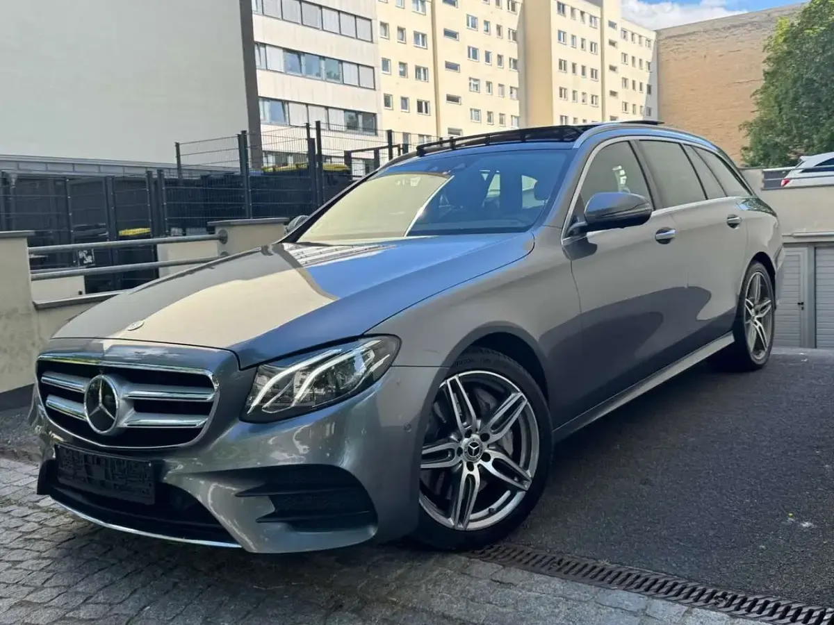 Gebraucht Mercedes E350 AMG line 258 PS (189 kW) 2017 Selenitgrau Kombi