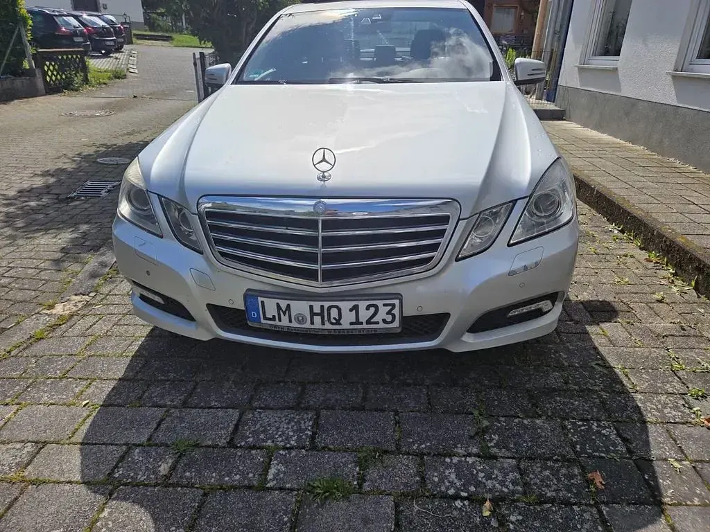 Gebraucht Mercedes E350 Avantgarde 292 PS (214 kW) 2009 Silber Limousine