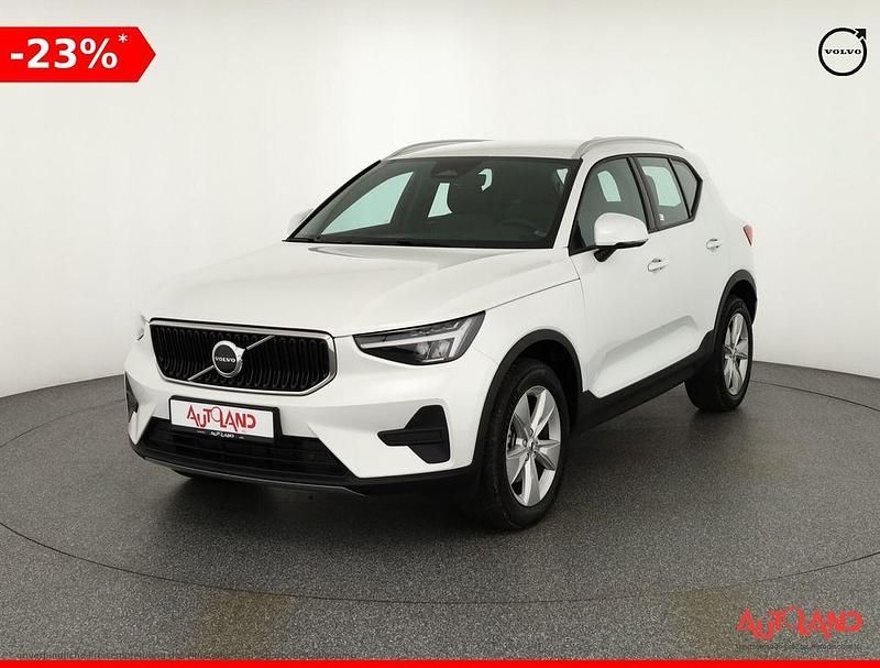 Weiß Gebraucht 2024 Volvo XC40 Core SUV | 35.890 € (Fairer Preis) - Bild 1/4