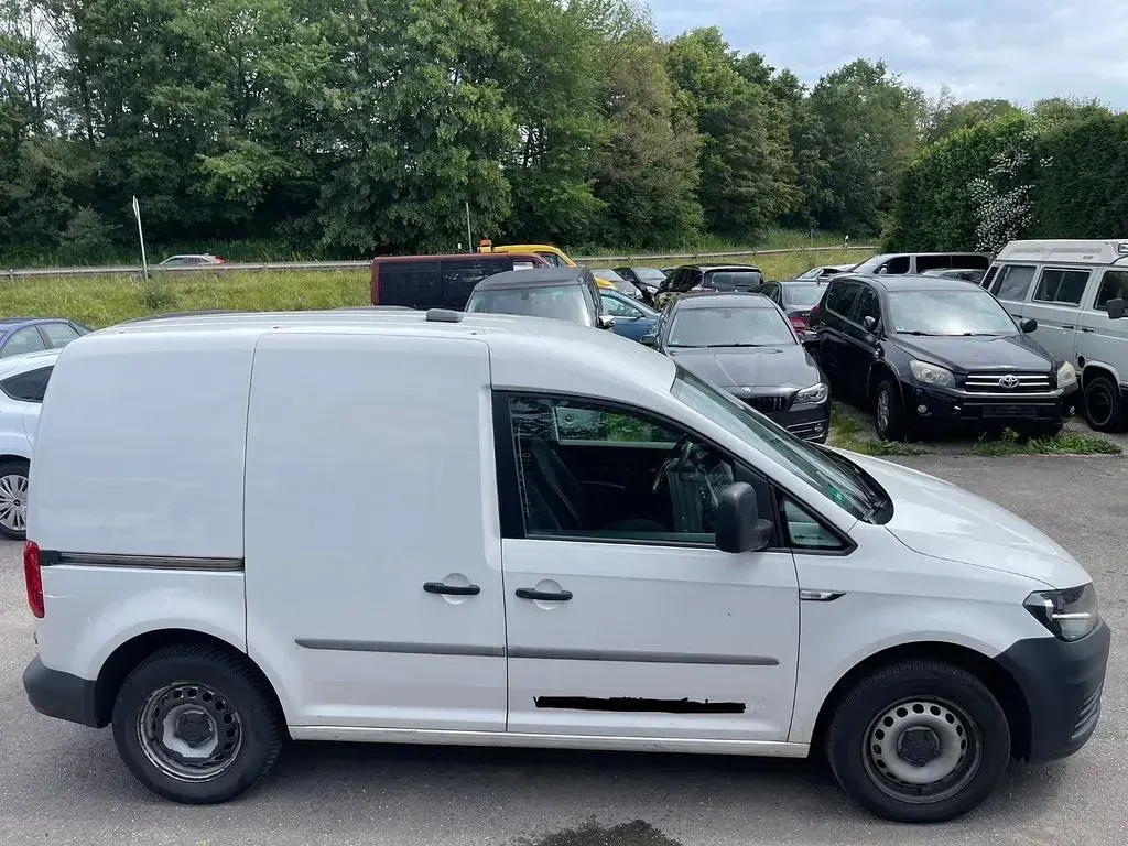 Gebraucht VW Caddy 102 PS (75 kW) 2017 Weiß Van / Kleinbus