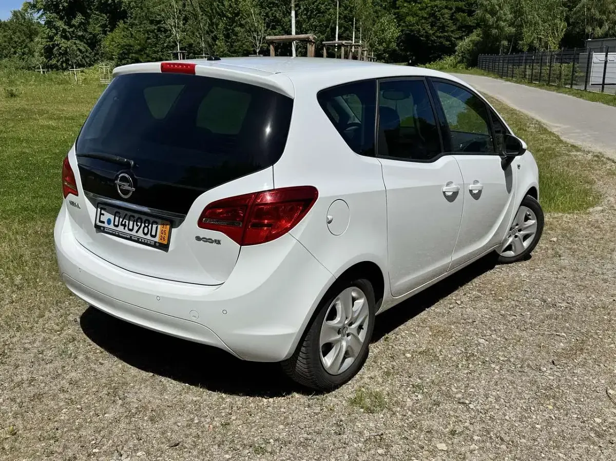 Gebraucht Opel Meriva Edition 140 PS (102 kW) 2010 Weiß Van / Kleinbus