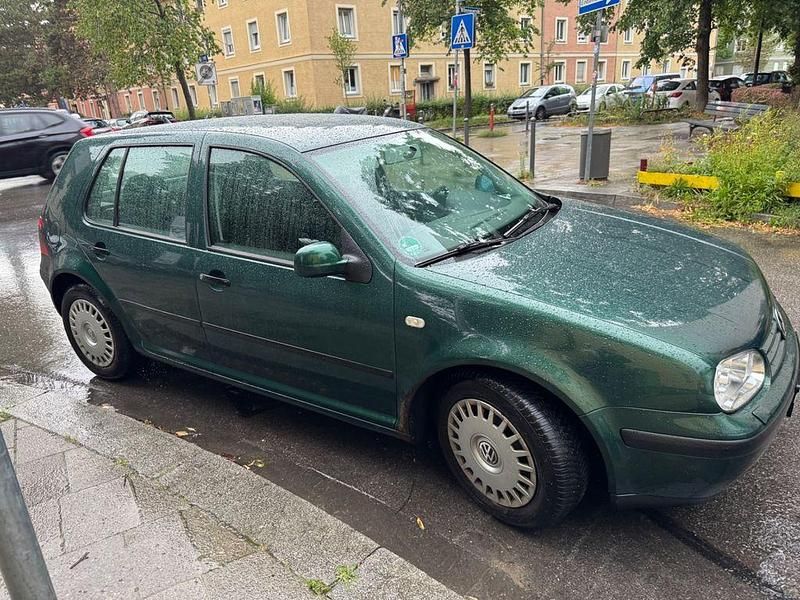 Grün Gebraucht 2000 VW Golf IV Basis Limousine | 1.899 € (Fairer Preis) - Bild 1/4