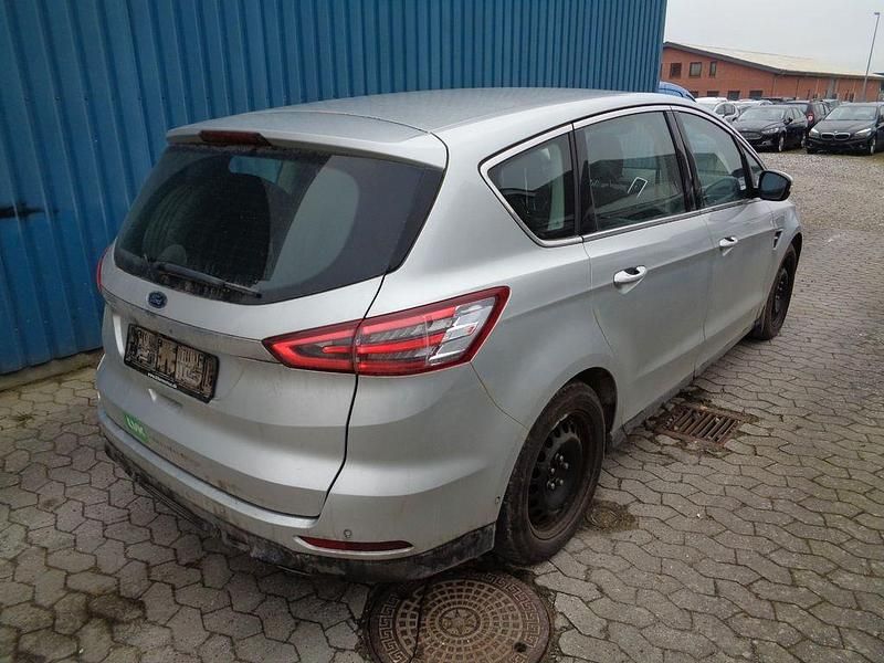 Gebraucht Ford S-MAX Titanium 190 PS (139 kW) 2019 Silber Van / Kleinbus
