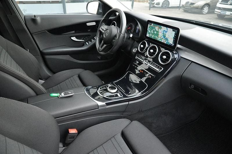 Gebraucht Mercedes C220 194 PS (142 kW) 2021 Grau Limousine