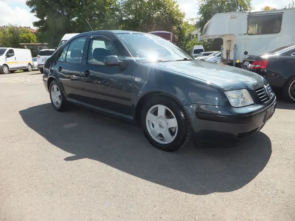 Gebraucht VW Bora 116 PS (85 kW) 2001 Grau Limousine