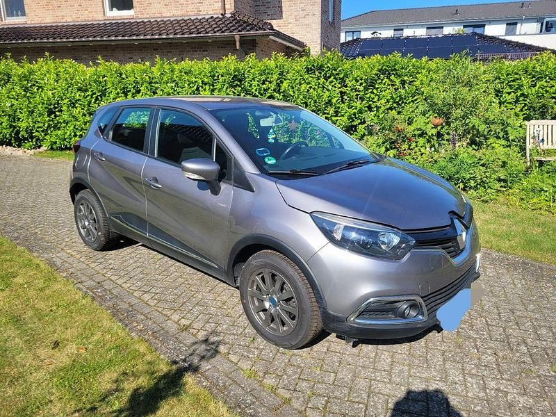 Grau Gebraucht 2014 Renault Captur Dynamique SUV | 8.550 € (Fairer Preis) - Bild 1/4