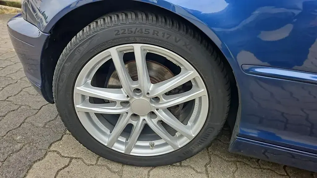 Gebraucht BMW 320 Cabriolet 170 PS (125 kW) 2003 Blau Cabrio