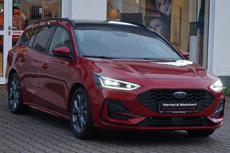 Gebraucht Ford Focus ST-Line 155 PS (114 kW) 2023 Rot Limousine