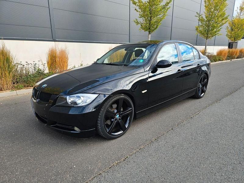 Schwarz Gebraucht 2008 BMW 318 Sport Line Limousine | 5.595 € (Fairer Preis) - Bild 1/4