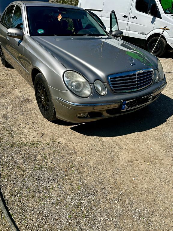 Silber Gebraucht 2004 Mercedes 320 Limousine | 5.000 € - Bild 1/4