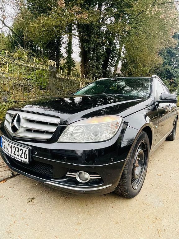 Gebraucht Mercedes C180 156 PS (114 kW) 2010 Schwarz Kombi