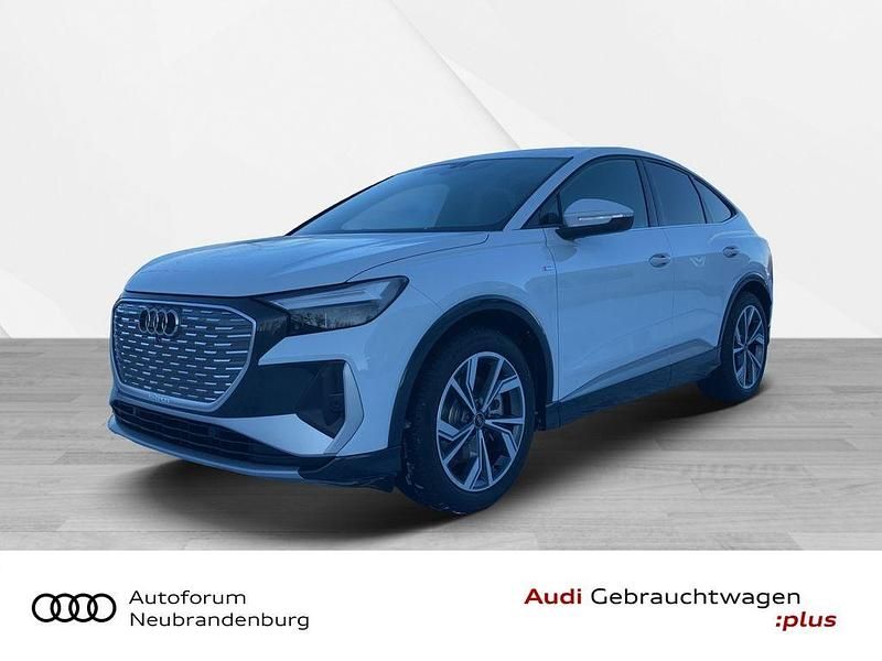 Gletscherweiß metallic Gebraucht 2024 Audi Q4 Sportback e-tron Ambiente SUV | 48.299 € - Bild 1/4