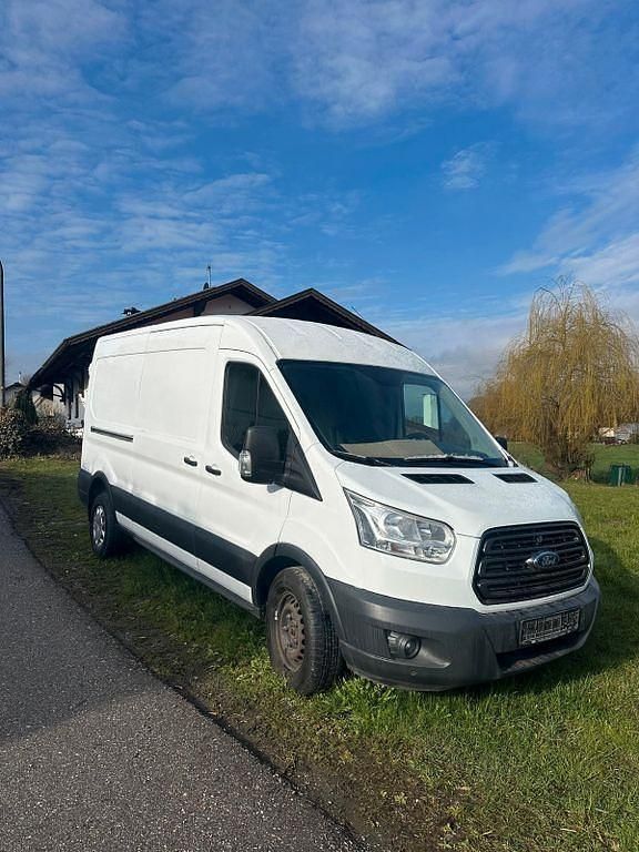 Second-hand Ford Transit 131 CP (96 kW) 2017 Alb Monovolum