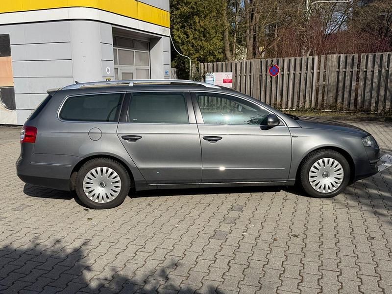Gebraucht VW Passat Highline 140 PS (102 kW) 2007 Gold Kombi