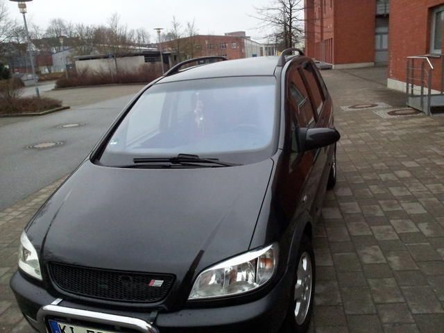 Schwarz metallic Gebraucht 2001 Opel Zafira Van / Kleinbus | 3.650 € - Bild 1/4