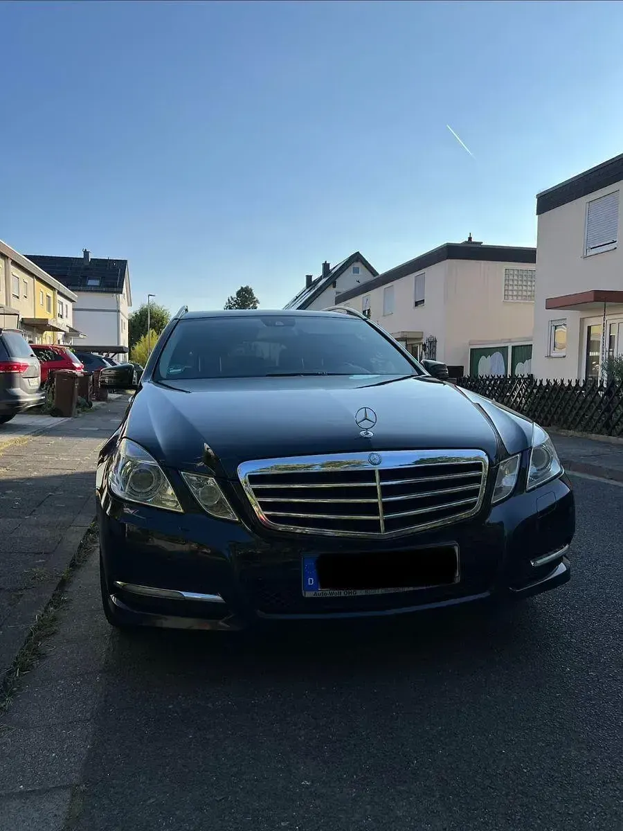 Gebraucht Mercedes E250 Elegance 204 PS (150 kW) 2010 Schwarz Kombi