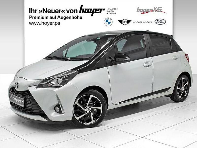 Montblancweiß perleffekt Gebraucht 2019 Toyota Yaris Multidrive S Limousine | 16.780 € (Teuer) - Bild 1/4