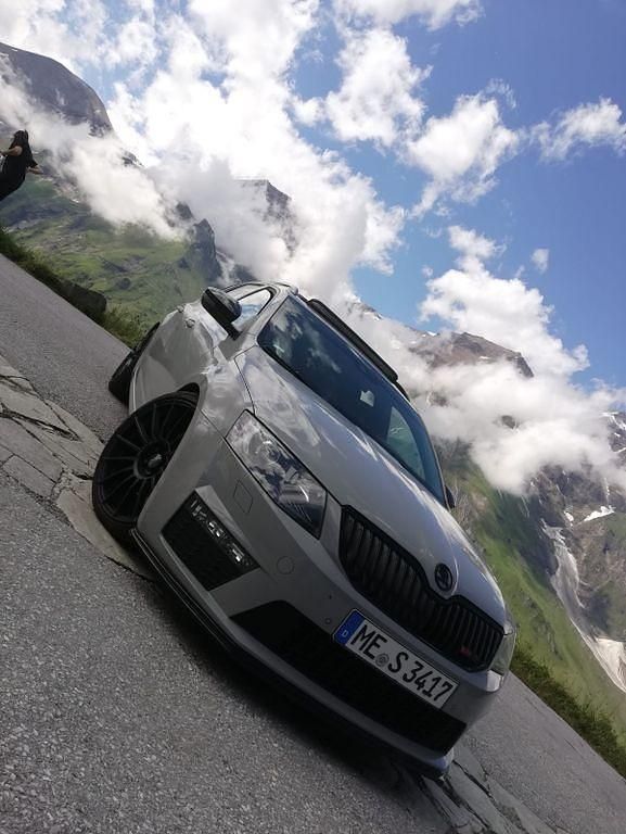 Grau Gebraucht 2016 Skoda Octavia RS Kombi | 11.500 € (Guter Preis) - Bild 1/4