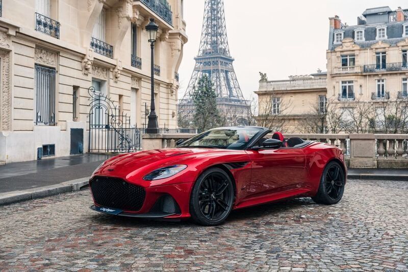Rot Gebraucht 2023 Aston Martin DBS Cabrio | 284.990 € (Teuer) - Bild 1/4