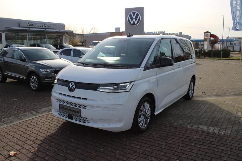 Gebraucht VW Multivan Basis 150 PS (110 kW) 2022 Weiß Van / Kleinbus