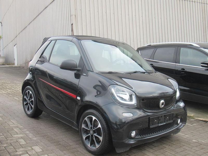 Gebraucht Smart ForTwo Cabrio Basis 71 PS (52 kW) 2016 Schwarz Cabrio
