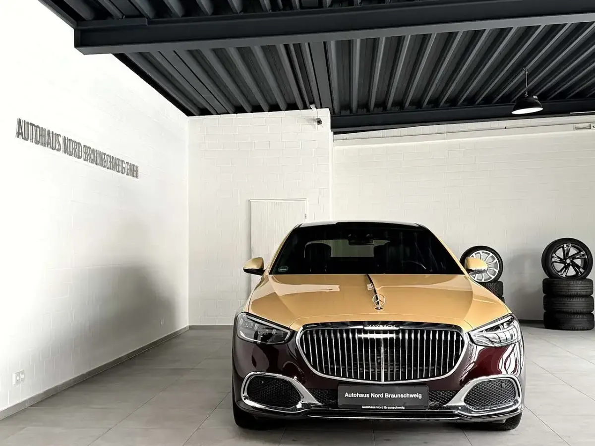 Gebraucht Mercedes S580 503 PS (369 kW) 2023 Rubellitrot metalliclack Limousine