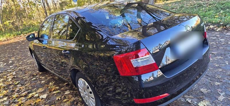 Second-hand Skoda Octavia 116 CP (85 kW) 2016 Negru Hatchback