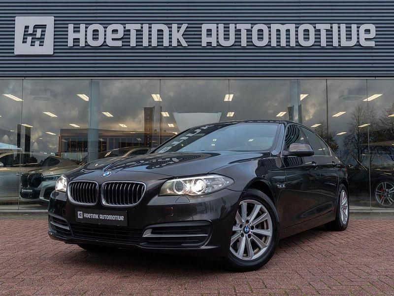 Braun Gebraucht 2014 BMW 520 Executive Limousine | 16.440 € (Teuer) - Bild 1/4