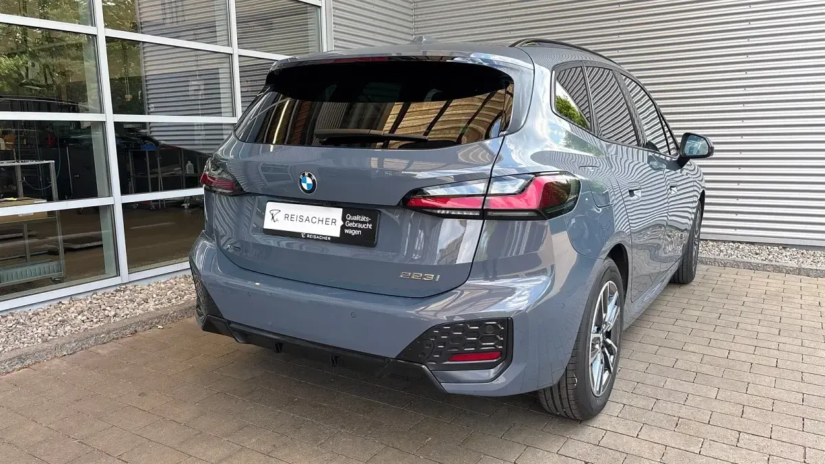 Gebraucht BMW 223 Active Tourer Efficient Dynamics 218 PS (160 kW) 2025 Sparkling kupfergrau metallic Van / Kleinbus