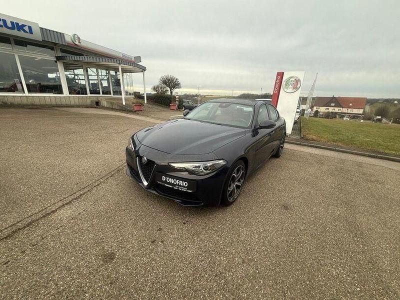 Andere Gebraucht 2017 Alfa Romeo Giulia Super Limousine | 24.990 € (Etwas zu teuer) - Bild 1/4
