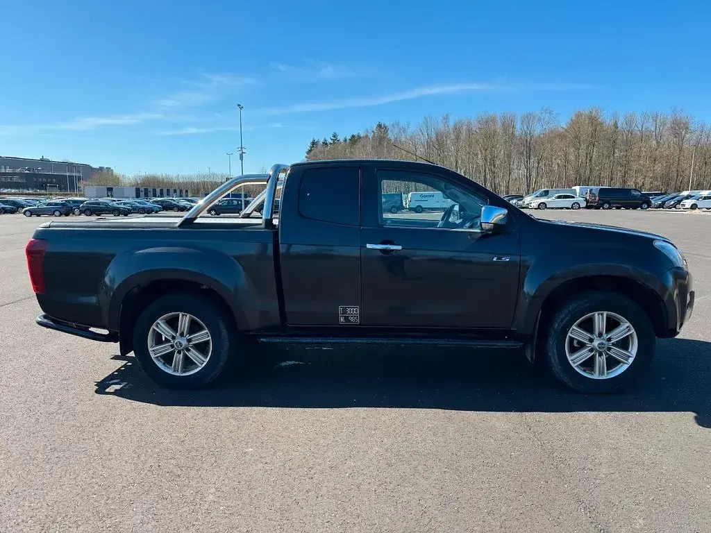 Gebraucht Isuzu D-Max 163 PS (119 kW) 2017 Schwarz Pickup