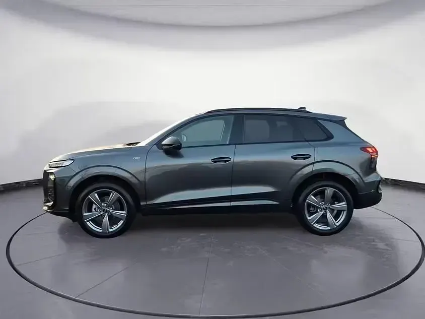 Second-hand Audi Q3 Advanced 150 CP (110 kW) 2025 Gri SUV