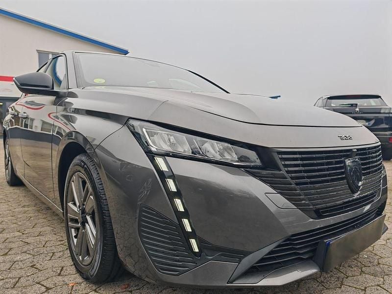 Gebraucht Peugeot 308 SW 131 PS (96 kW) 2022 Grau Kombi