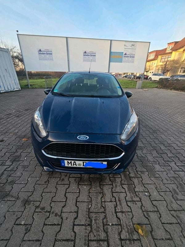 Blau Gebraucht 2016 Ford Fiesta Trend Kleinwagen | 3.900 € (Superpreis) - Bild 1/4